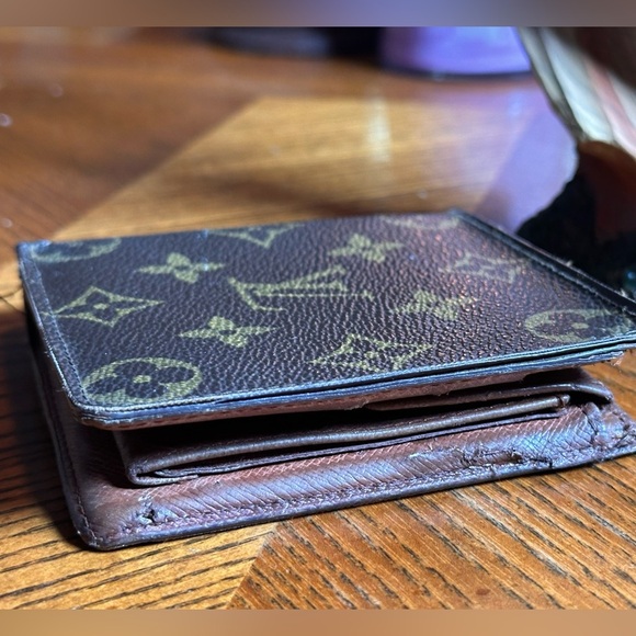 Authentic Louis Vuitton Monogram Marco Wallet - Picture 5 of 12
